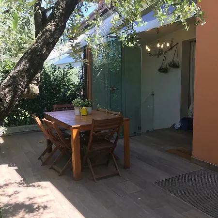 펜션 Il Giardino Degli Olivi 파뎅게술가르다
